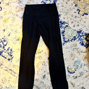 Lululemon Black wunder under leggings